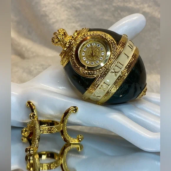 Vintage Joan Rivers Imperial Treasures The Time Piece Enamel Egg Built in Clock - Picture 7 of 8